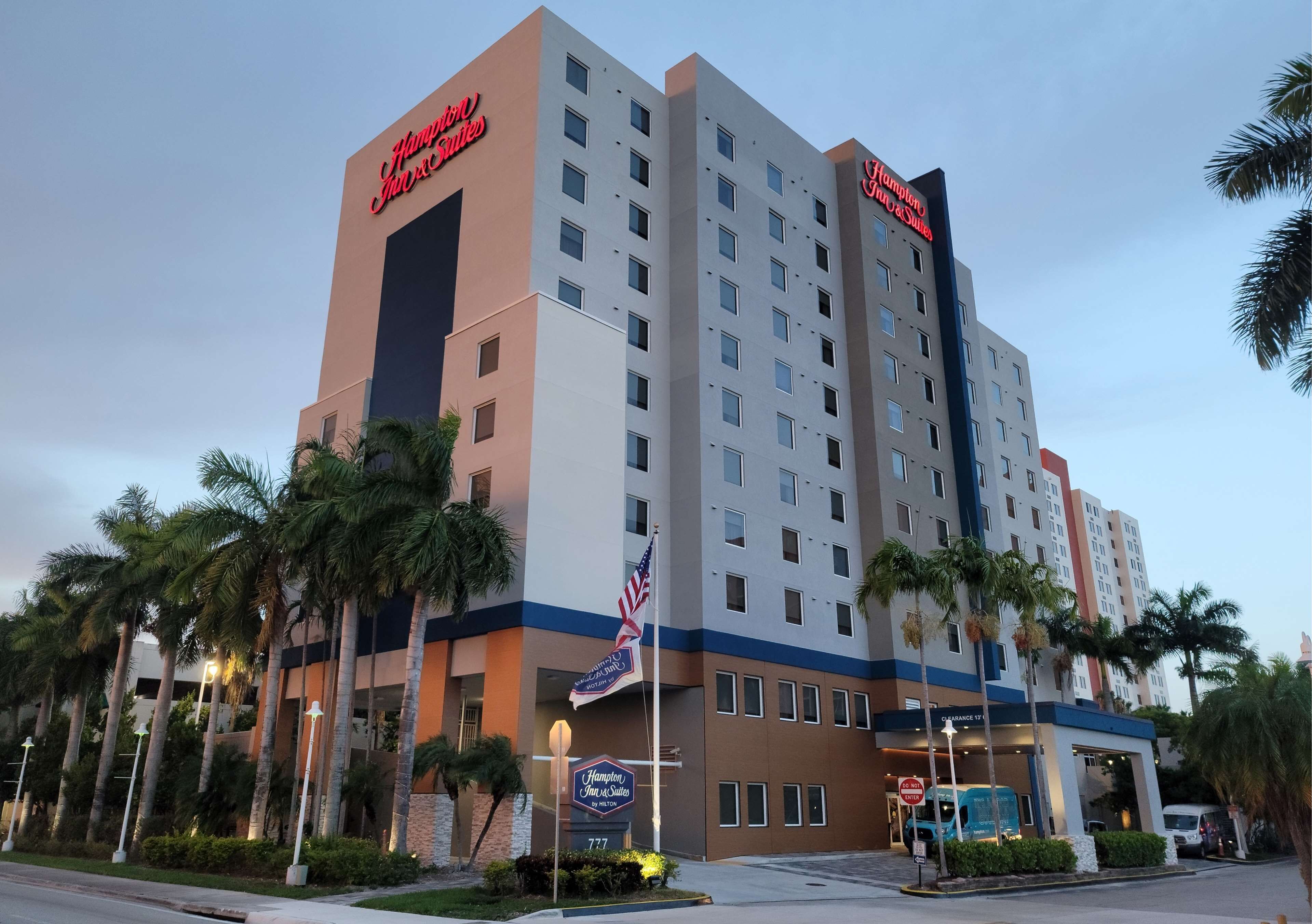 Hotel exterior at Hampton Inn & Suites Miami-Airport South-Blue Lagoon