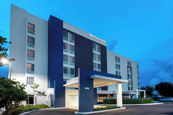 Hotel entrance at SpringHill Suites by Marriott Miami Doral